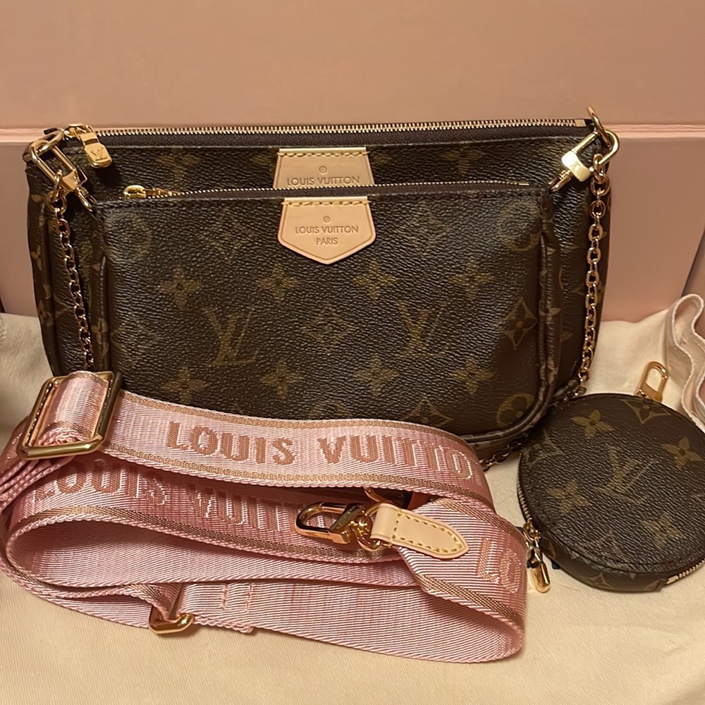 Like new Louis Vuitton Multi Pochette Accessories Pink